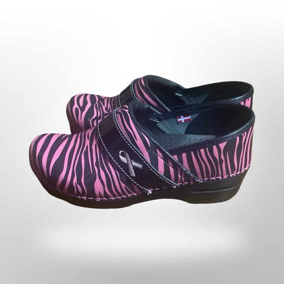Sanita Patent Leather Nurse Clogs Breast Cancer Awareness Size 8 Pink Zebra - Picture 1 of 4